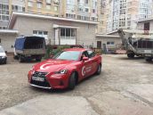 печать и монтаж наклейки на авто